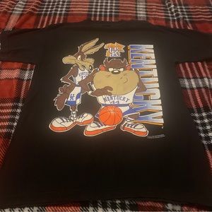 Vintage 1994 Taz/Wiley Coyote Kentucky Looney Tunes Single Stitch-UK Ban Logo